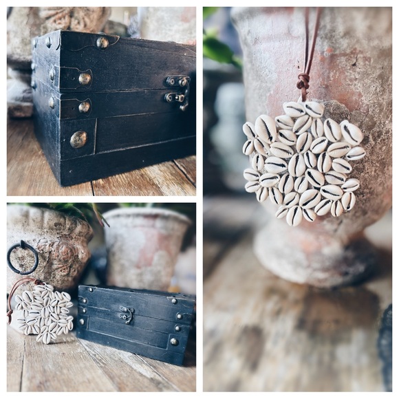 Ornament / Cowrie Shell / Keepsake Box - Picture 3 of 11